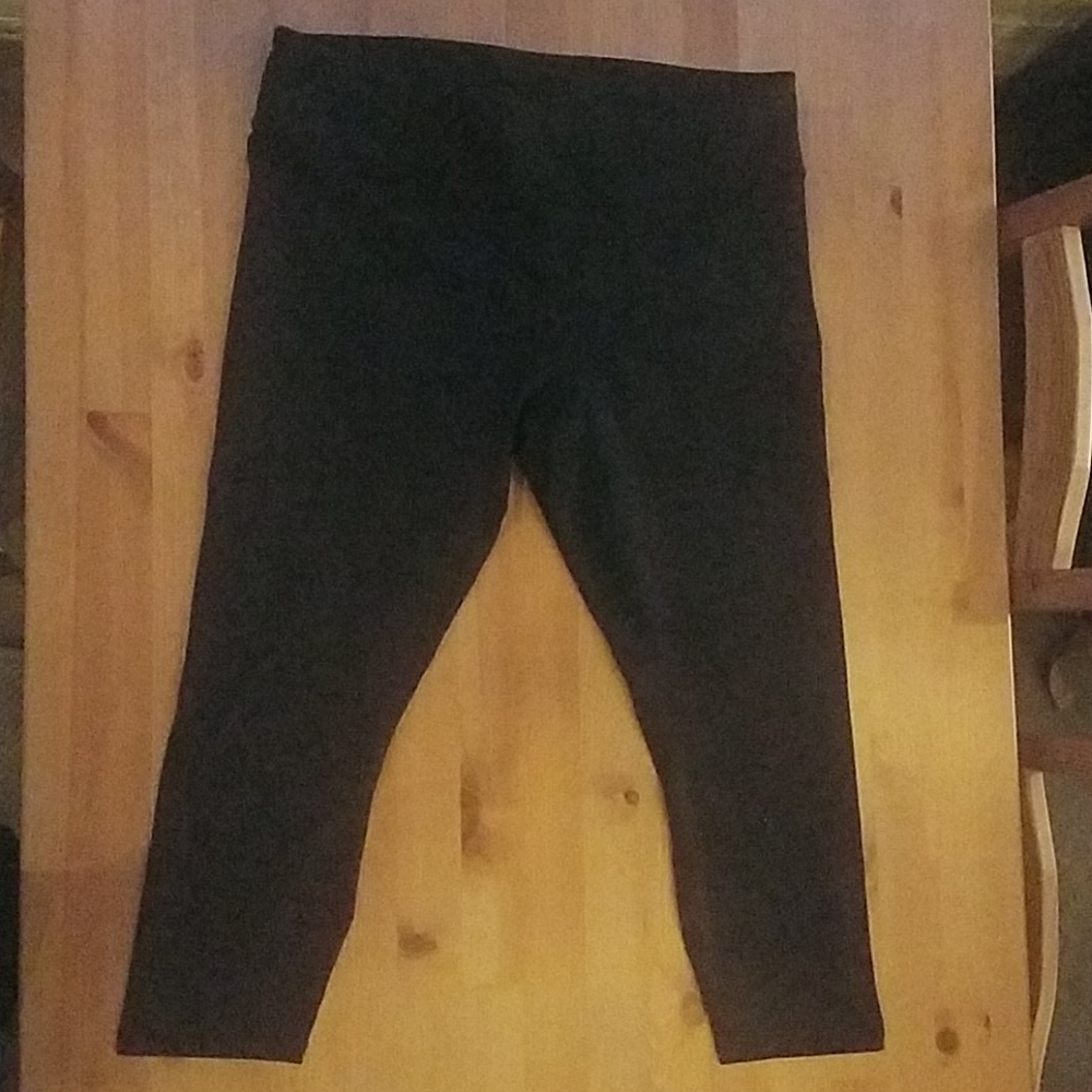 Fabletics Powerhold Capris